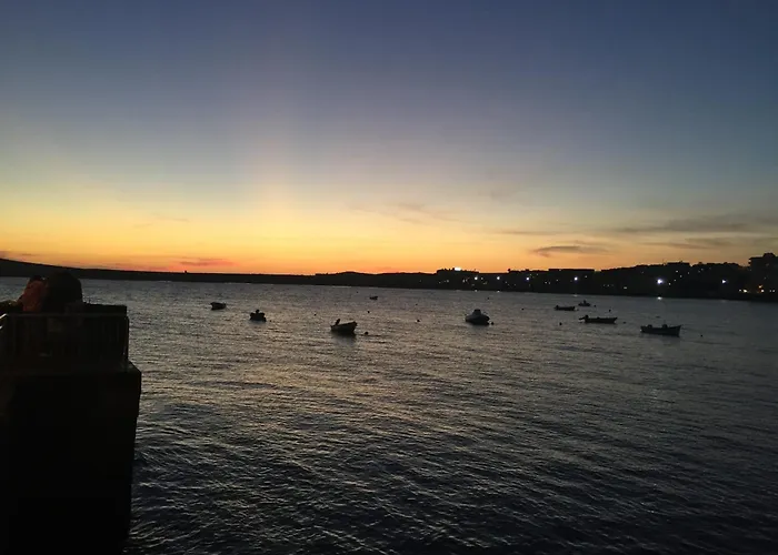 By The Sea Royal Plaza *